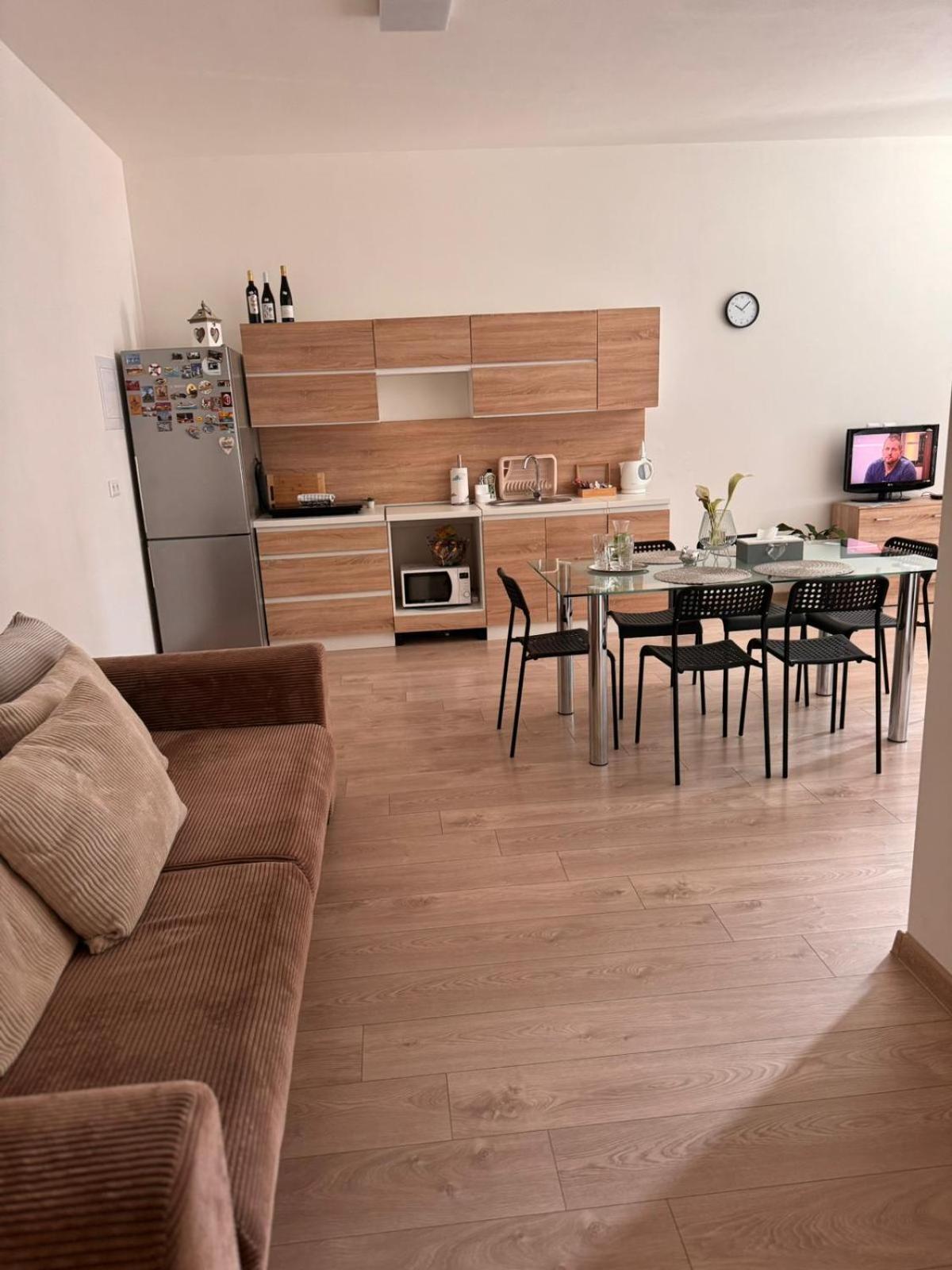 Apartman Ruza Ruzomberok Luaran gambar